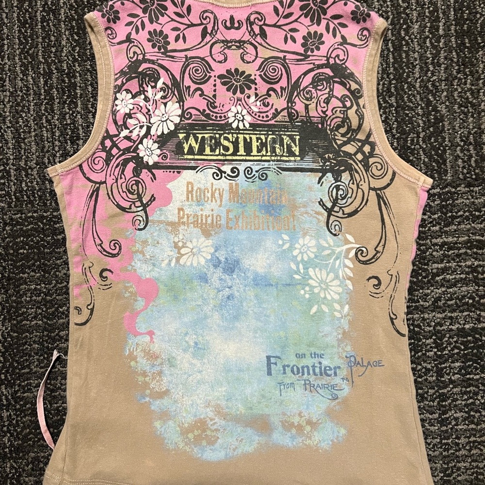 Graphic tees - Picture 8 of 8